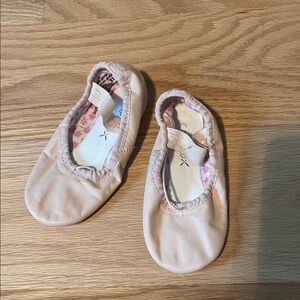 Chic Light Pink Kids Ballet Slippers